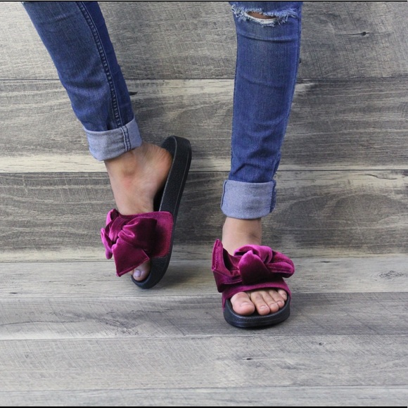 Shoes - SALE!!!! Burgundy Bow Sliders 🎀